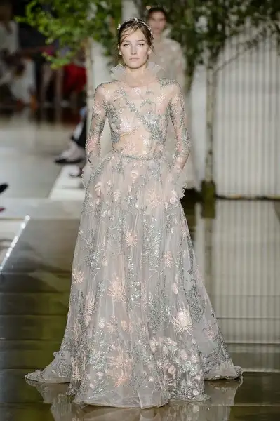 zuhair-murad-sonbahar-2017-couture-defilesi-130-6072017102405.webp