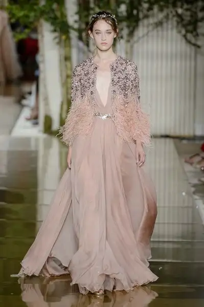 zuhair-murad-sonbahar-2017-couture-defilesi-23376-6072017102533.webp