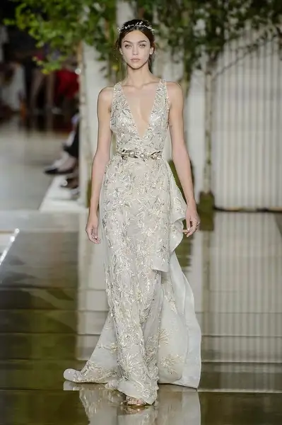 zuhair-murad-sonbahar-2017-couture-defilesi-89563-6072017102415.webp