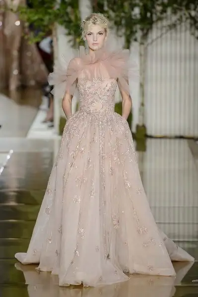 zuhair-murad-sonbahar-2017-couture-defilesi-91565-6072017102558.webp