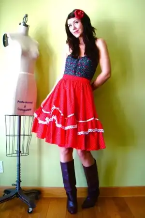 $red-vintage-skirt_400.webp