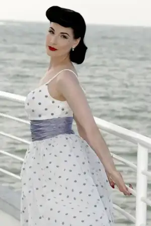 $DitavonTeesePhotoshootinSenigallia02.webp