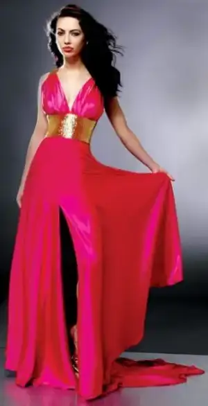 $nisanliklar_ve_nisan_elbiseleri_2.webp