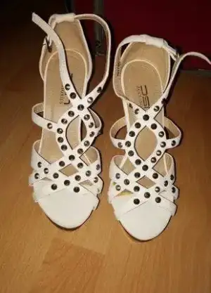 YJ.webp