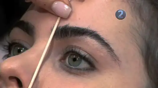 $how-to-determine-your-eyebrow-shape.webp