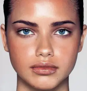 $adriana-lima-photos-54.webp
