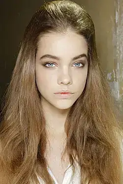 $20100419_meetthenewgirl_250x375.webp