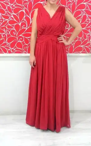 kırmızıelbise.webp