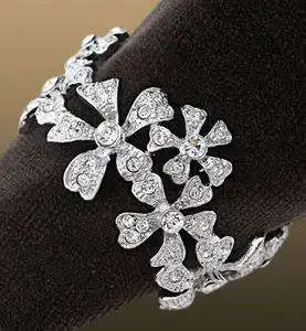 $platinum-garland-white-swarovski-crystals-napkin-ring.webp