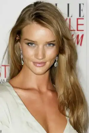 $Rosie-Huntington-Whiteley-modelo-fotos.webp