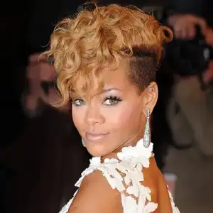 $rihanna-12.webp