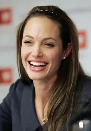 $angelina-jolie-5-07.webp $angelina-jolie-5-07.webp