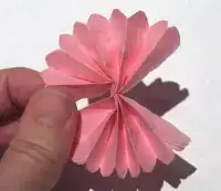 $tissue flowers 8.webp