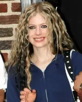 $Avril-Lavigne-000001.webp $Avril-Lavigne-000001.webp