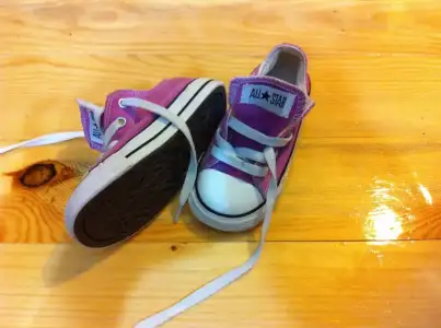 pembe converse-2.webp