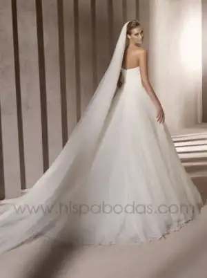 $1072-modelo-barbate-nueva-coleccion-vestidos-de-novia-pronov_02_wm.webp