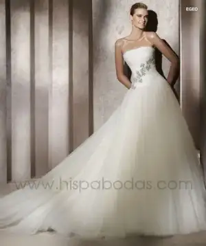 $1085-modelo-egeo-nueva-coleccion-vestidos-de-novia-manuel-mo_wm.webp