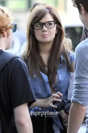 $264297592_debby_ryan_out_vancouver_july_30_3_122_420lo.webp