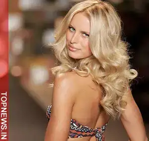 $Karolina-Kurkova-91940.webp