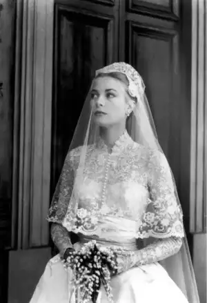 $Grace-Kelly-wedding-dress.webp