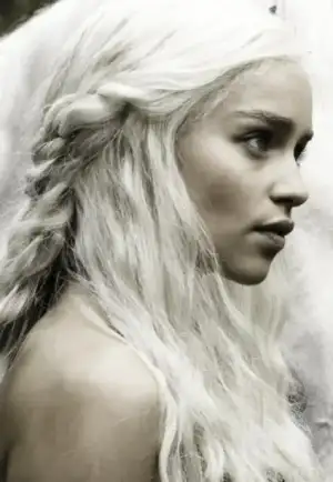 $Emilia-Clarke-Game-Of-Thrones-DynastyBasketball.net-5.webp