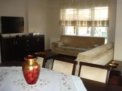 Konsol Ustunde Lcd Tv Kadinlar Kulubu