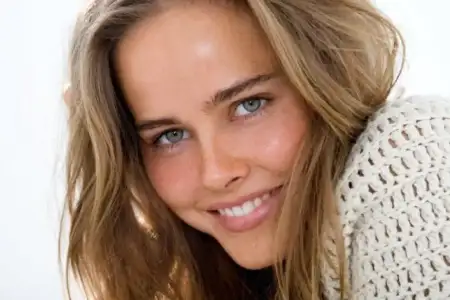 $isabel-lucas (2).webp