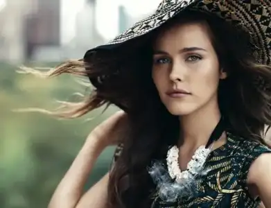 $Isabel_Lucas_US_Vogue_November.webp