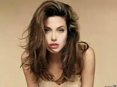 $angelinajolie1600x12002.webp