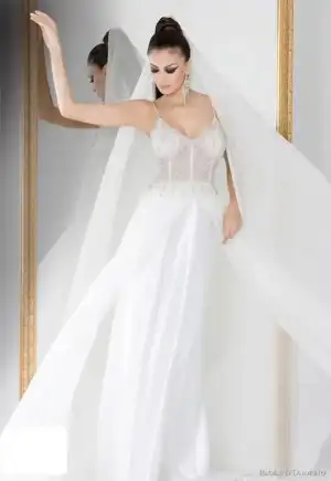 $sexy-wedding-dresses.webp