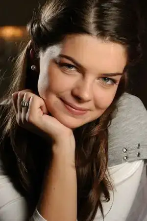 $pelin_karahan_3.webp