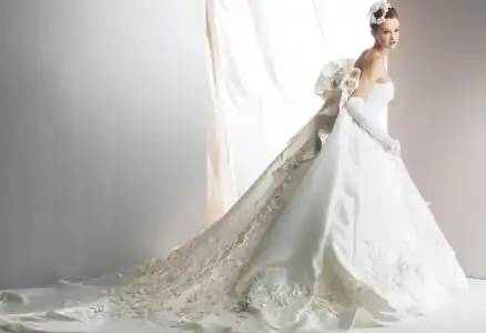 $Yumi-Katsura-Wedding-Dresses-2012-03.webp