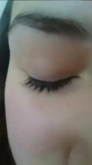 Kirpiklerimi Hint Kinasiyla Boyadim Kadinlar Kulubu