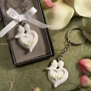 $Bride---groom-design--i-favor-saver--i--keychain-favors_6047_l.webp