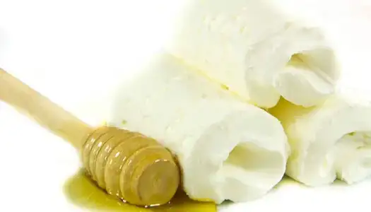 sut_kaymak_maskesi_Sivilce.webp