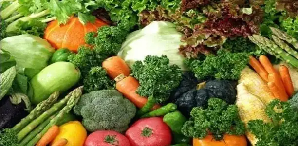 Canlı saçlar için tüketilmesi gereken besinler