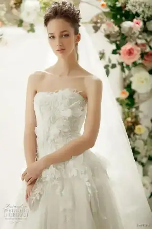 $papilio-romantic-wedding-dresses-2012.webp