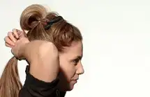 pantene_howto_12-longillusionpony_step3.webp