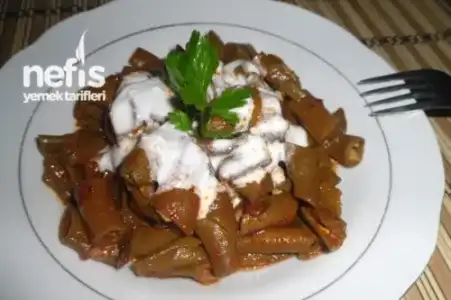 taze-soganli-bakla-yemegi-fotografi-3-500x333.webp