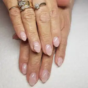 kristal_tirnak_manikuru_nasil_yapilir (3).webp