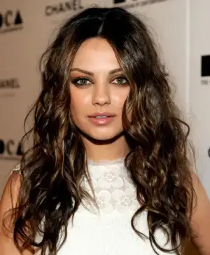 $e0b97926a0ae1dfd_milakunis_1113_2.webp