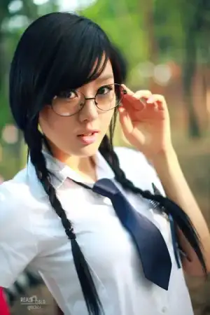 $hmh-schoolgal08.webp