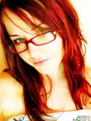$sexy-girls-wearing-glasses-18.webp