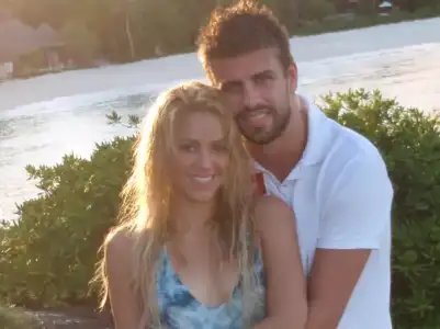 $shakira-yunan-adalari-mykonos.webp