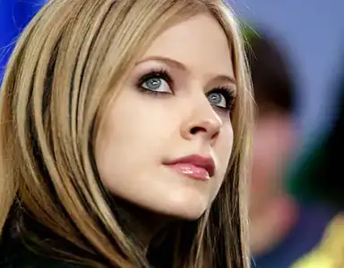 $avril-lavigne-saçrengi.webp