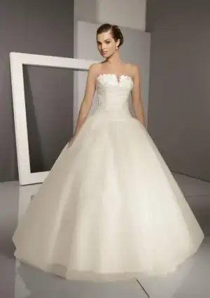 $mori-lee-dresses-wedding-destination-3.webp