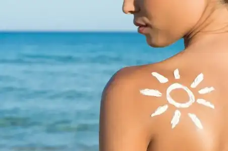 Dermatolog'dan Güneş Yanığı Nasıl Geçer? Tedavisi