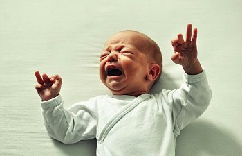 Kolik Bebek Belirtileri Nelerdir? Kolik Bebekler İçin Öneriler