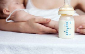 Bebeklerde Ek Gıdaya Geçiş Süreci Nasıl Olmalı? BLW Yöntemi Nedir?