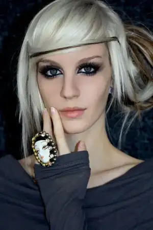 $Brown-Highlights-On-Platinum-Hair.webp